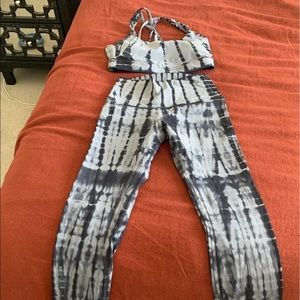 Lululemon blue tie dye set
